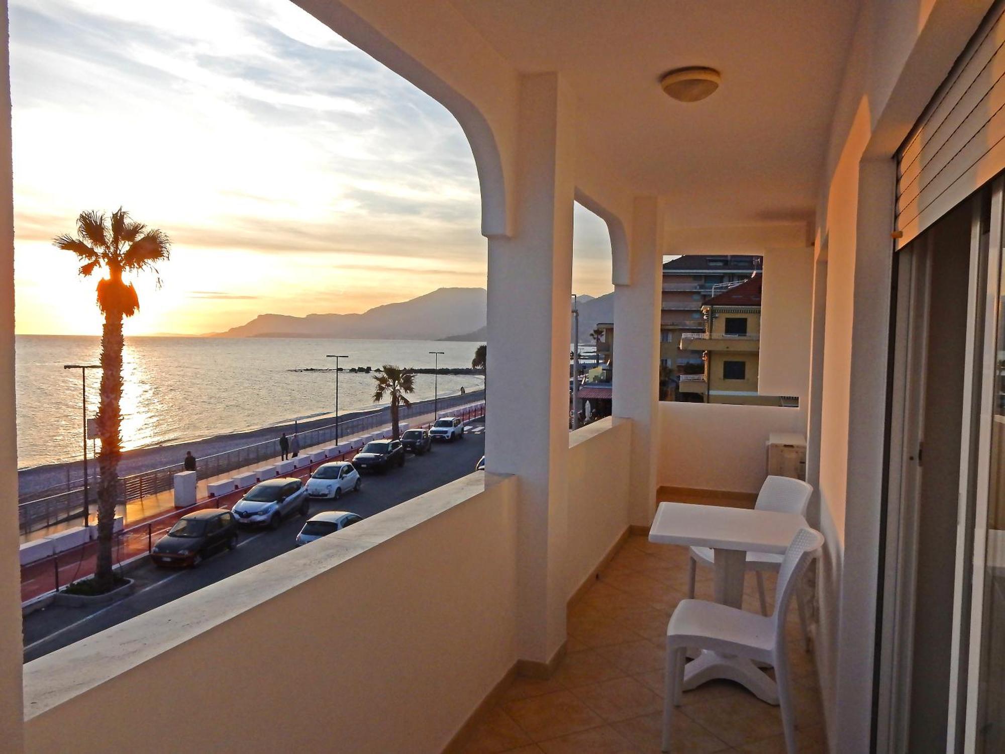 Hotel Kaly Ventimiglia Exterior photo